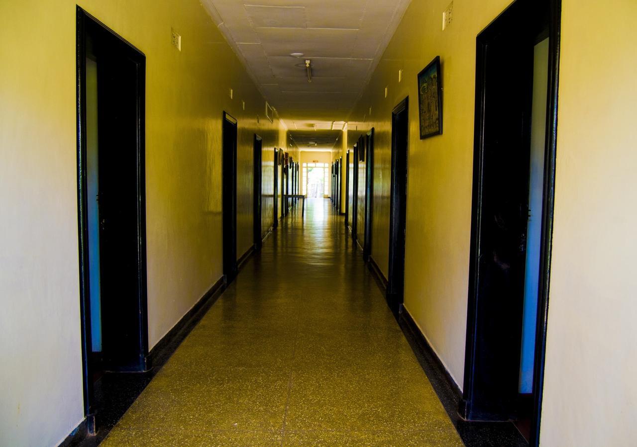 Blue Post Hotel Thika Esterno foto