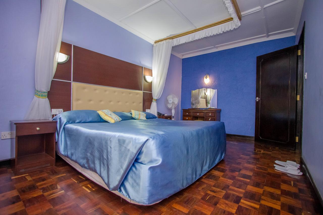 Blue Post Hotel Thika Esterno foto