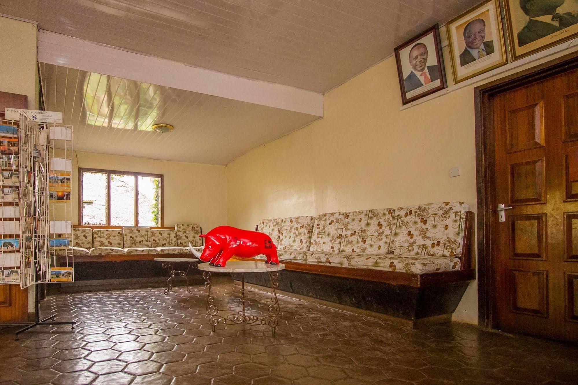 Blue Post Hotel Thika Esterno foto